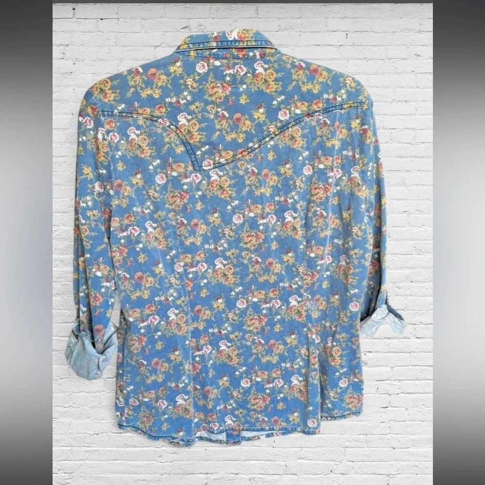 ONLY Blue Floral Studded Collar Western Button-Up Shirt - Picture 4 of 8